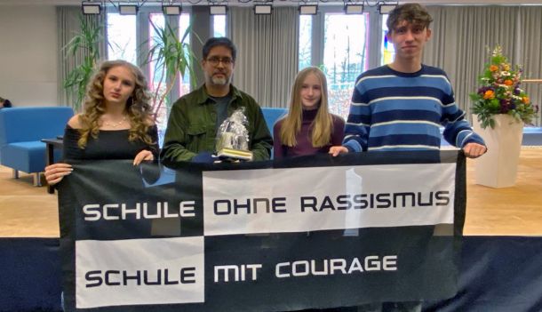 Hasnain Kazim, Pate des VLG im Netzwerk Schule ohne Rassismus, bei der Lesung im Februar 2025
