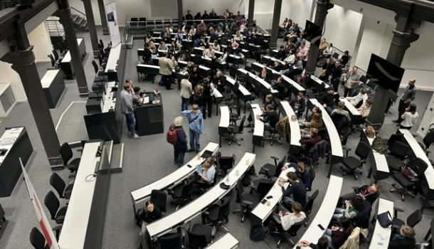 
Landesentscheid von "Jugend debattiert" in Hannover



Am 10. März 2026 trafen sich rund 70 Jugendliche zum Landesentscheid und anschließenden Landesfinale im Forum des Niede…