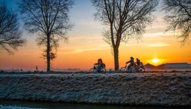 Lernen.Erleben.Entdecken.
Schule findet bei uns nicht nur im Klassenzimmer statt. Bei zwei Exkursionen nach Hannover und in das Ruhrgebiet konnten unsere Schülerinnen und Schüler…
