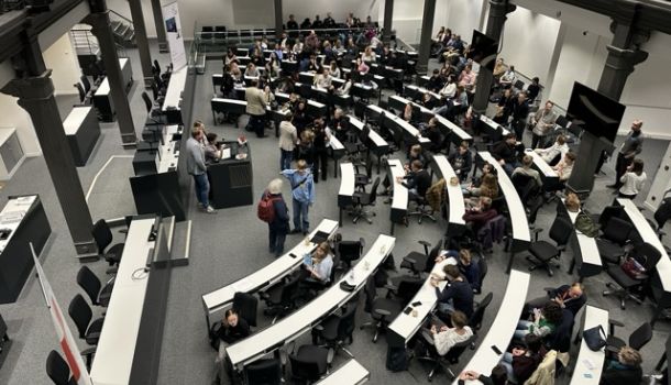 Landesentscheid von "Jugend debattiert" in Hannover



Am 10. März 2026 trafen sich rund 70 Jugendliche zum Landesentscheid und anschließenden Landesfinale im Forum des Nieders…