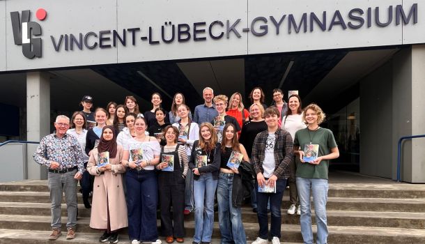 Hanse Links-Projekt
Am 30. Mai empfing Bürgermeister Sönke Hartlef eine Gruppe von Schülern und Lehrern aus verschiedenen europäischen Hansestädten. Grund für den Besuch der Del...