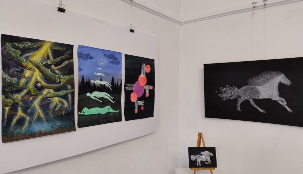 Kunstausstellung des Leistungskurses im Schleusenhaus Stade: facettenreiche "Bewegung"


Unter dem Oberthema „Bewegung“ präsentiert der Kunst-Leistungskurs des 12. Jahrgangs des…