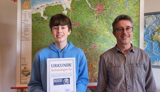 Quizzen rund um den Globus: Wer wird Geographie-Champion?



Beim diesjährigen Diercke-Wissen-Wettbewerb konnte sich (wie in den beiden letzten Jahren) erneut Henry Witt aus de…